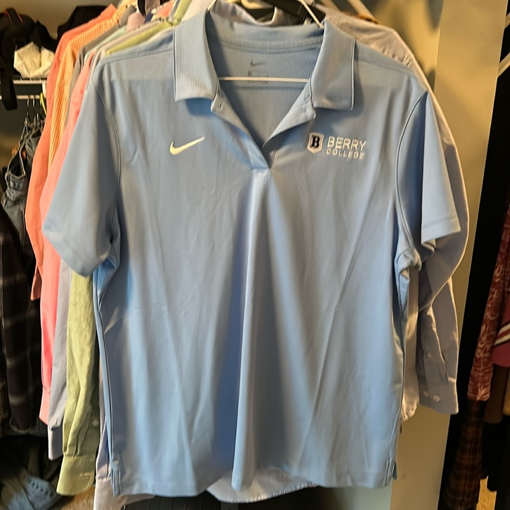 Berry College Nike women’s XL polo never worn